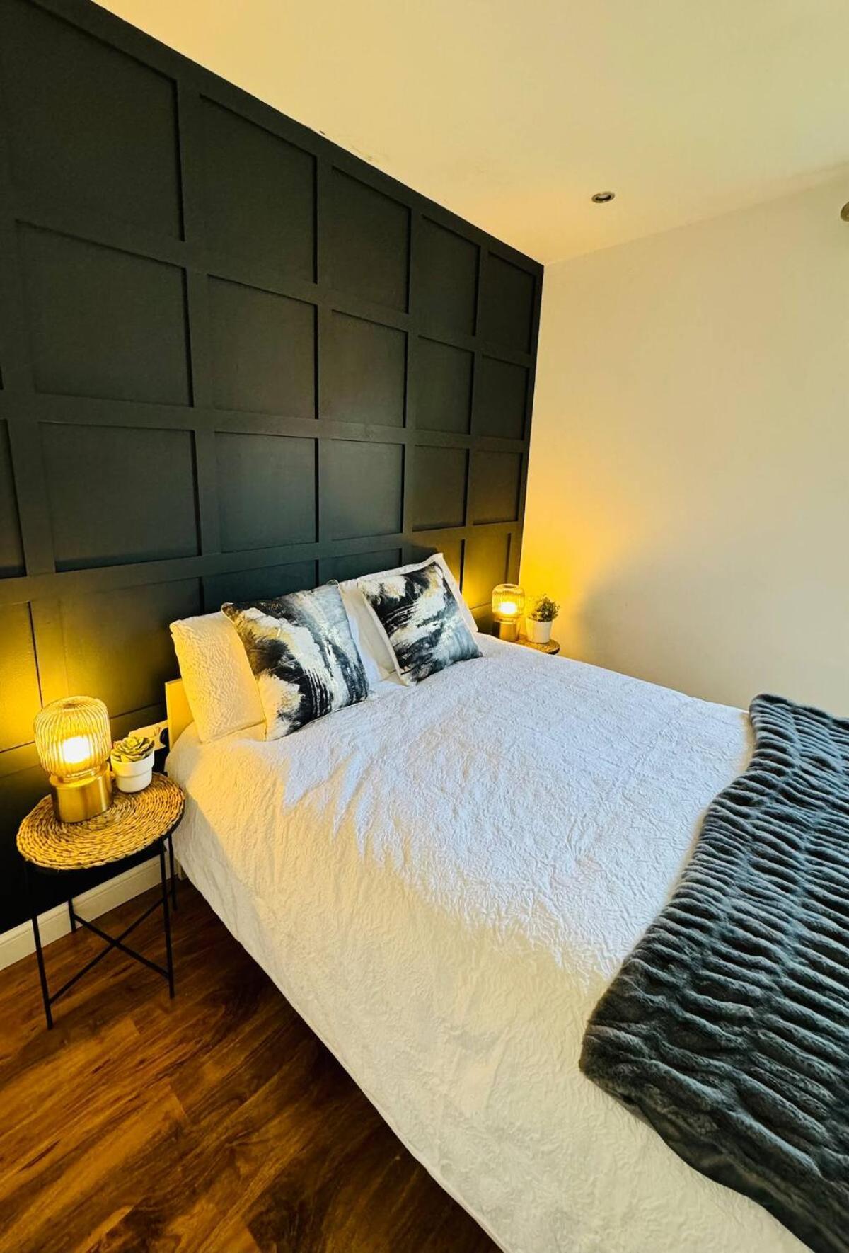 Modern 2 Bedroom Gf - Centre - Private Car Park