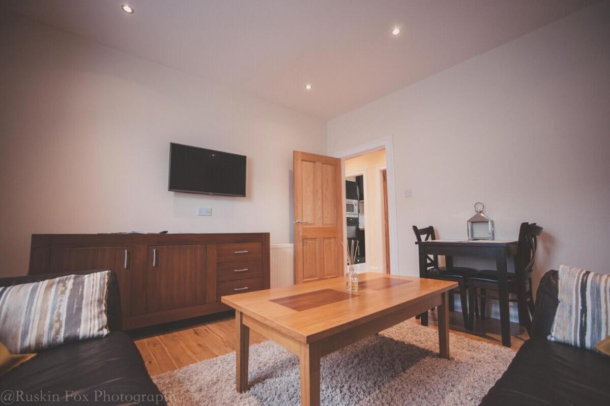 Apartment Stylish And Spacious Two Bed In Aberdeen's West End Aberdeen