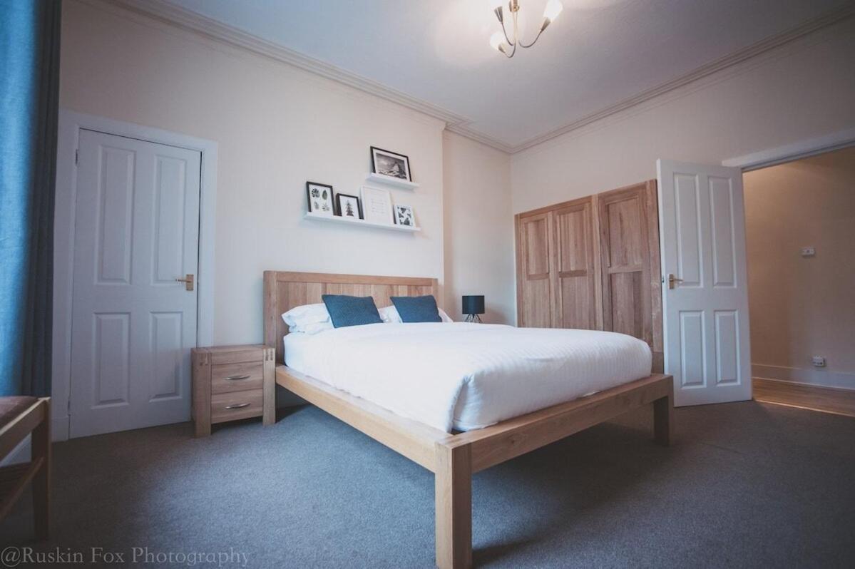 Stylish And Spacious Two Bed In Aberdeen's West End * Aberdeen