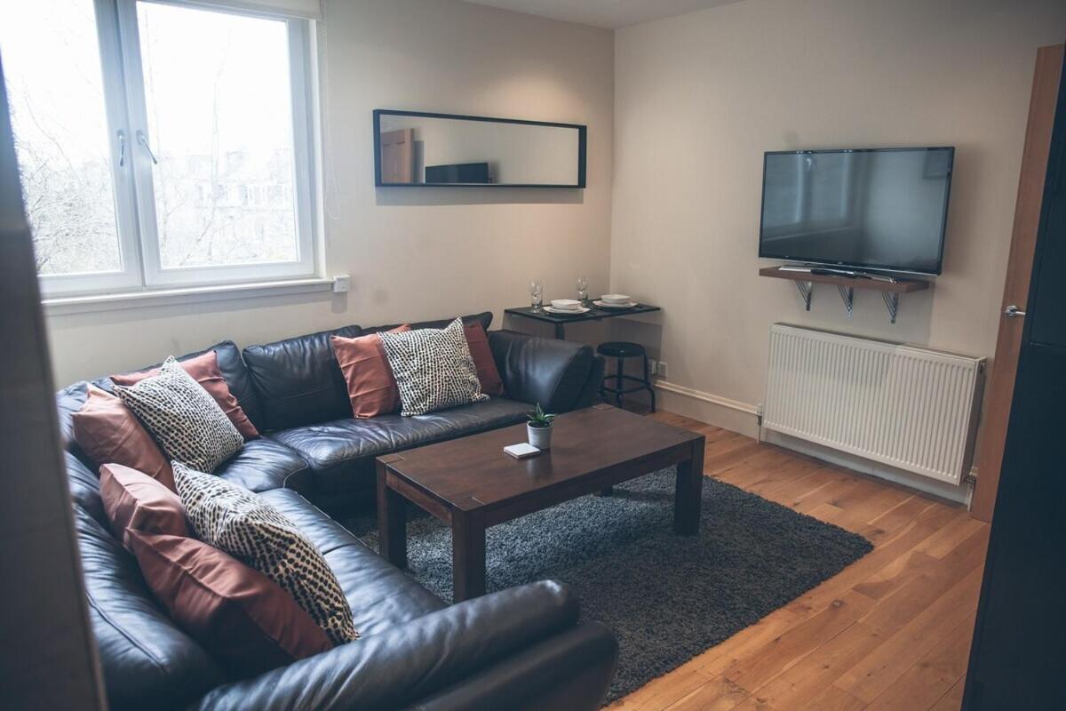 E Apartment *
