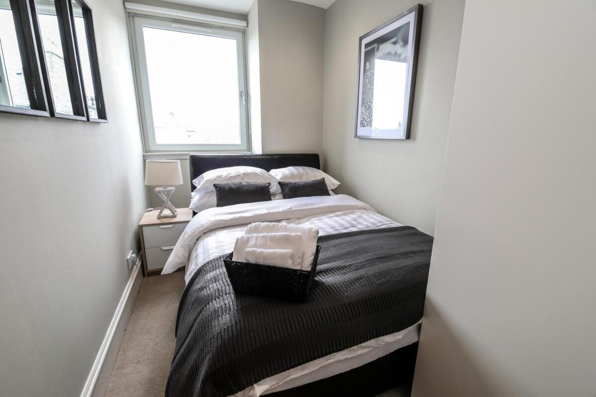 F Apartment