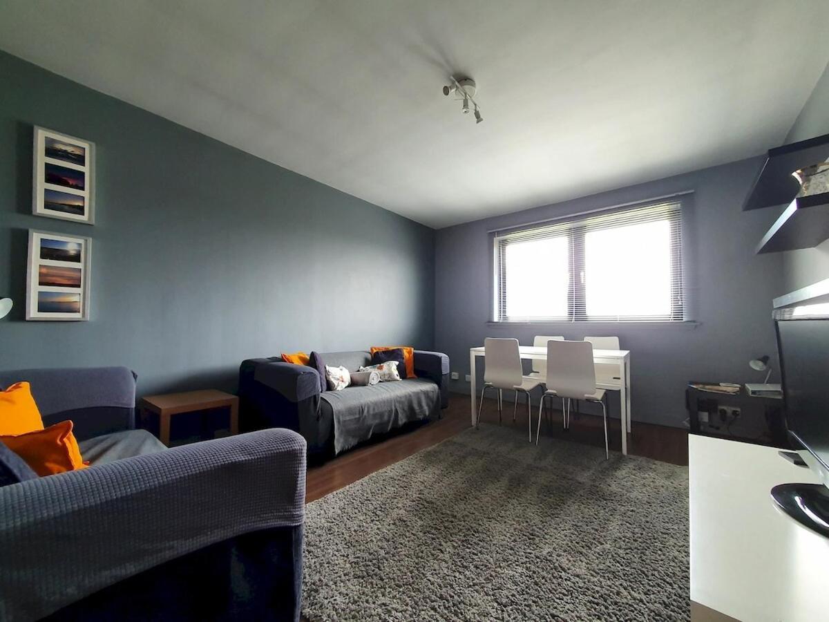 Apartment 2 Bedroom, Free Parking & Netflix Near Hospitals *