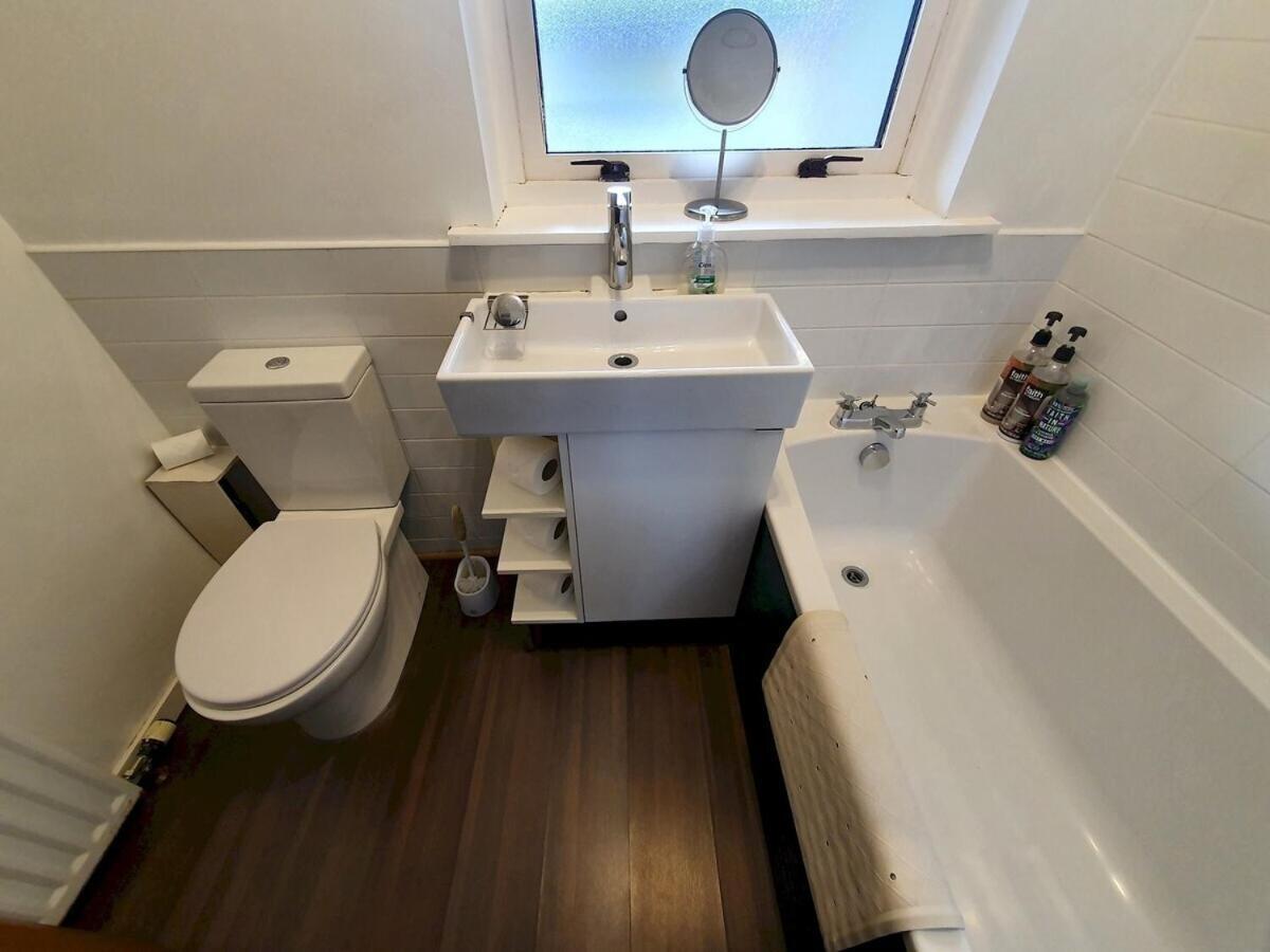 2 Bedroom, Free Parking & Netflix Near Hospitals