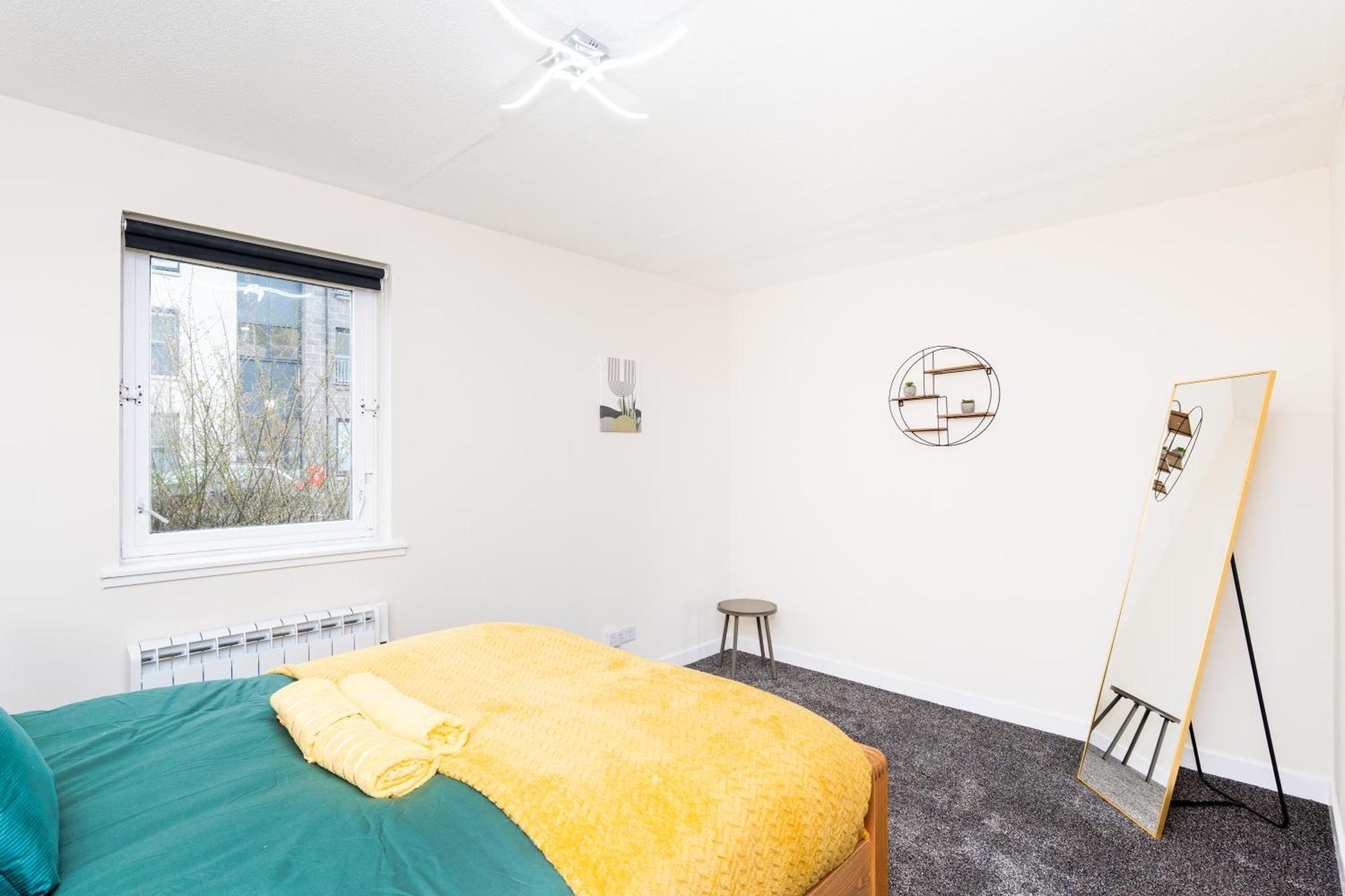 1 Bed-ground Floor-free Parking *