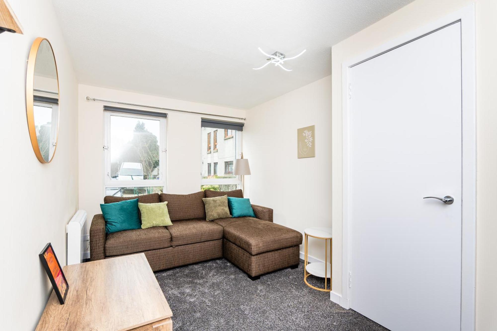 Apartment 1 Bed-ground Floor-free Parking