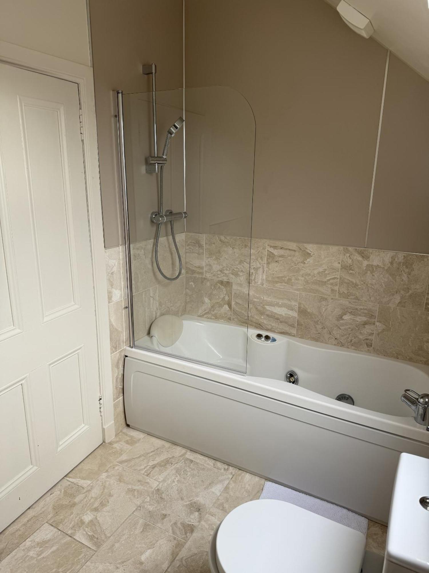 Luxury 5 Bedroom In West End Aberdeen
