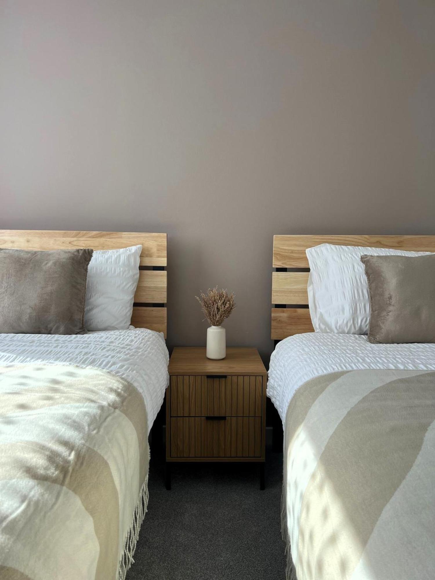 Riverside - Free Parking Apartment