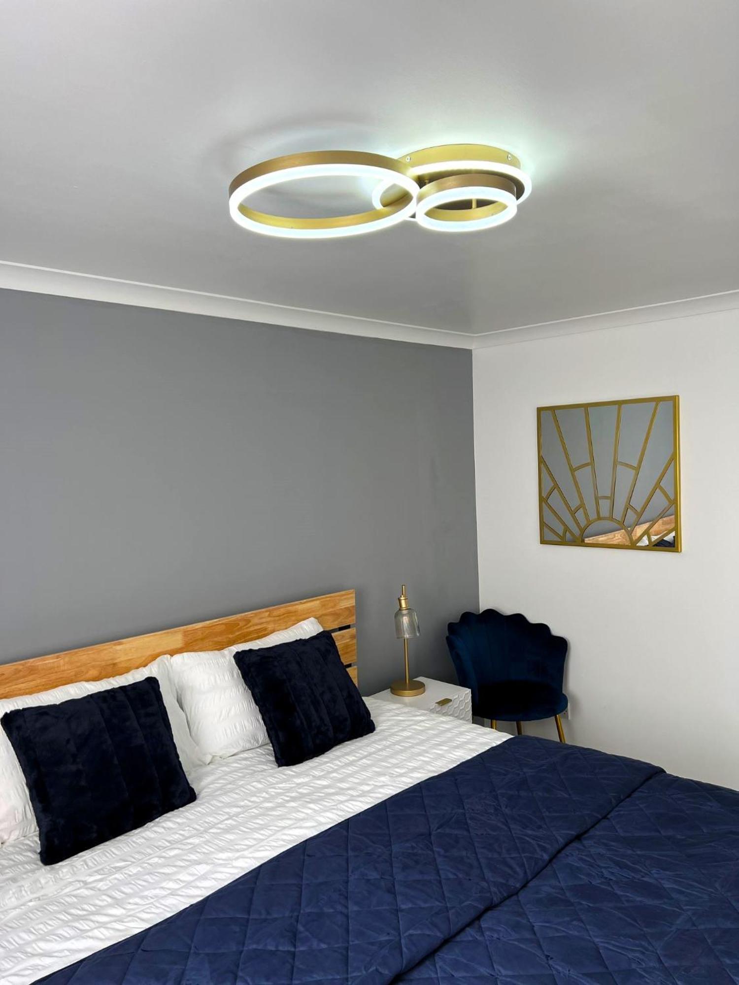 Riverside - Free Parking Apartment *
