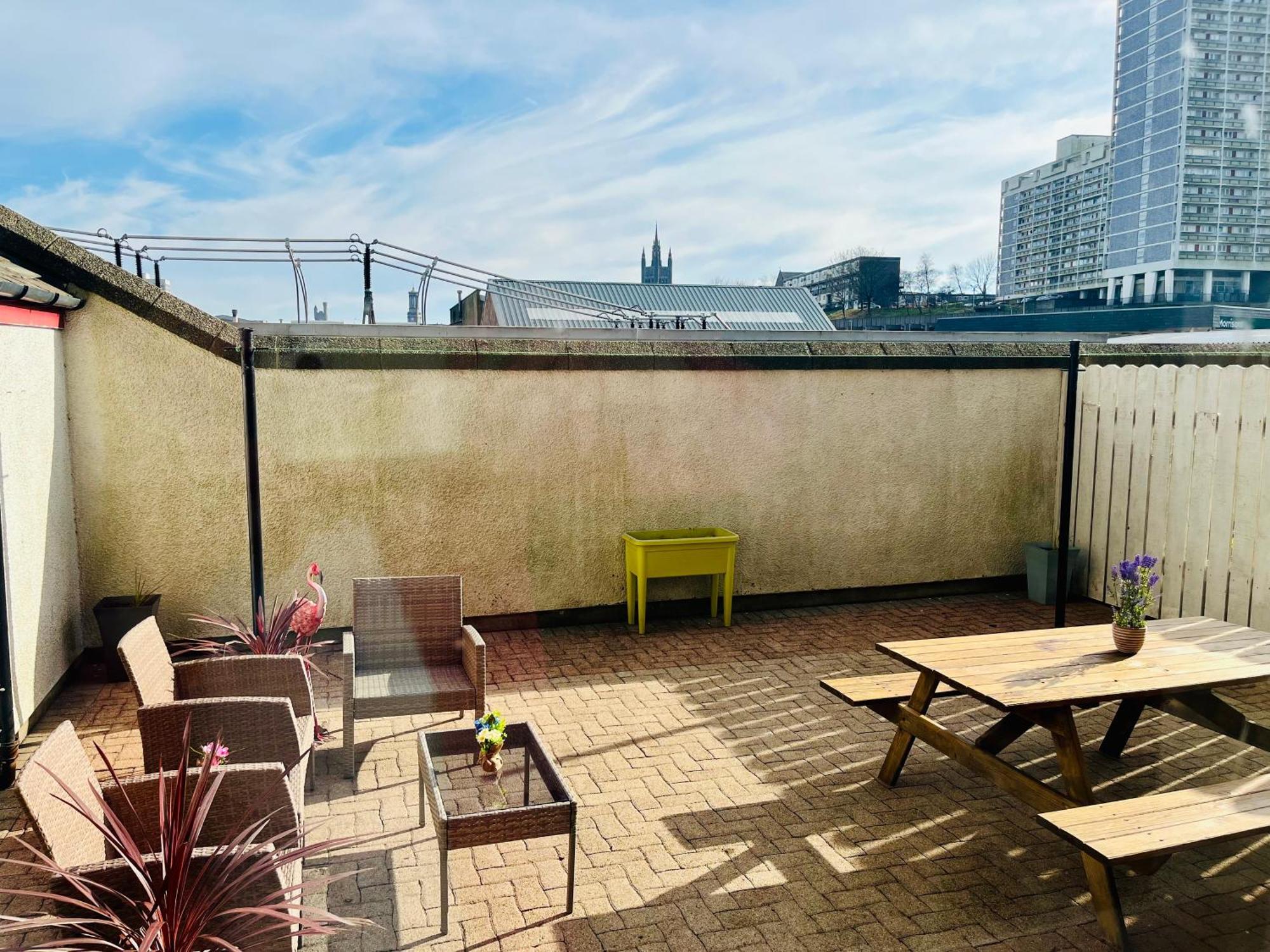 Central, Dog Friendly Apartment *