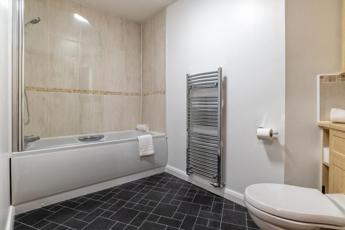 Queens Crescent - Stylish Retreat And Tranquil