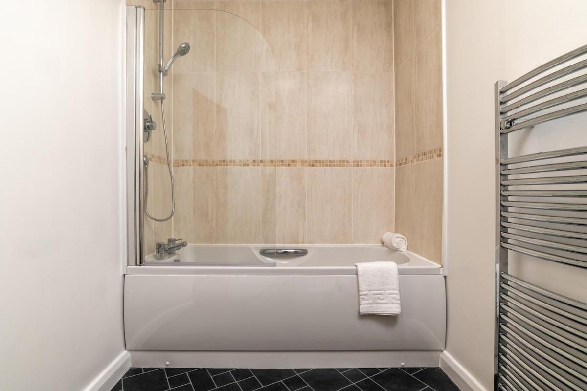Queens Crescent - Stylish Retreat And Tranquil *