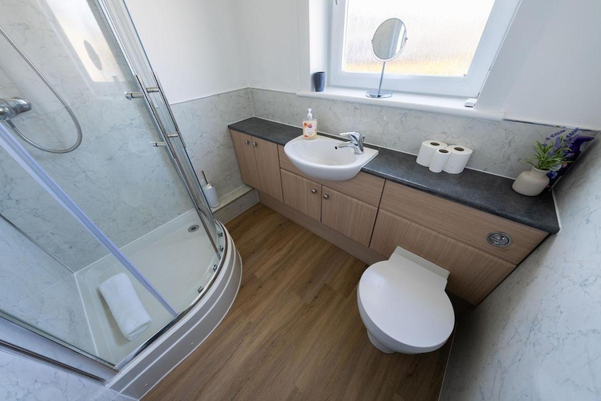 Derry House - 3 Bedroom *