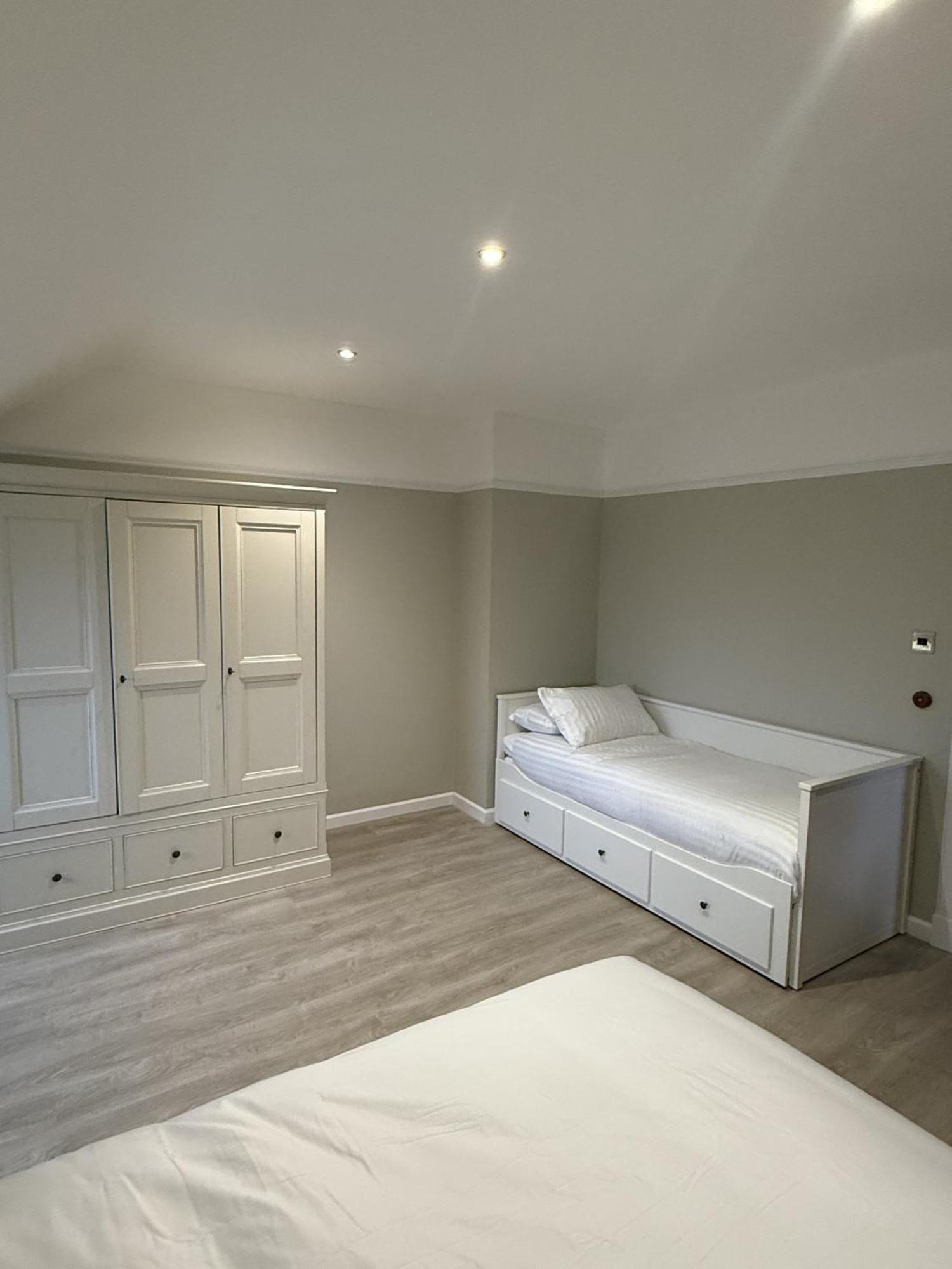 Holiday home Luxury 5 Bedroom In West End