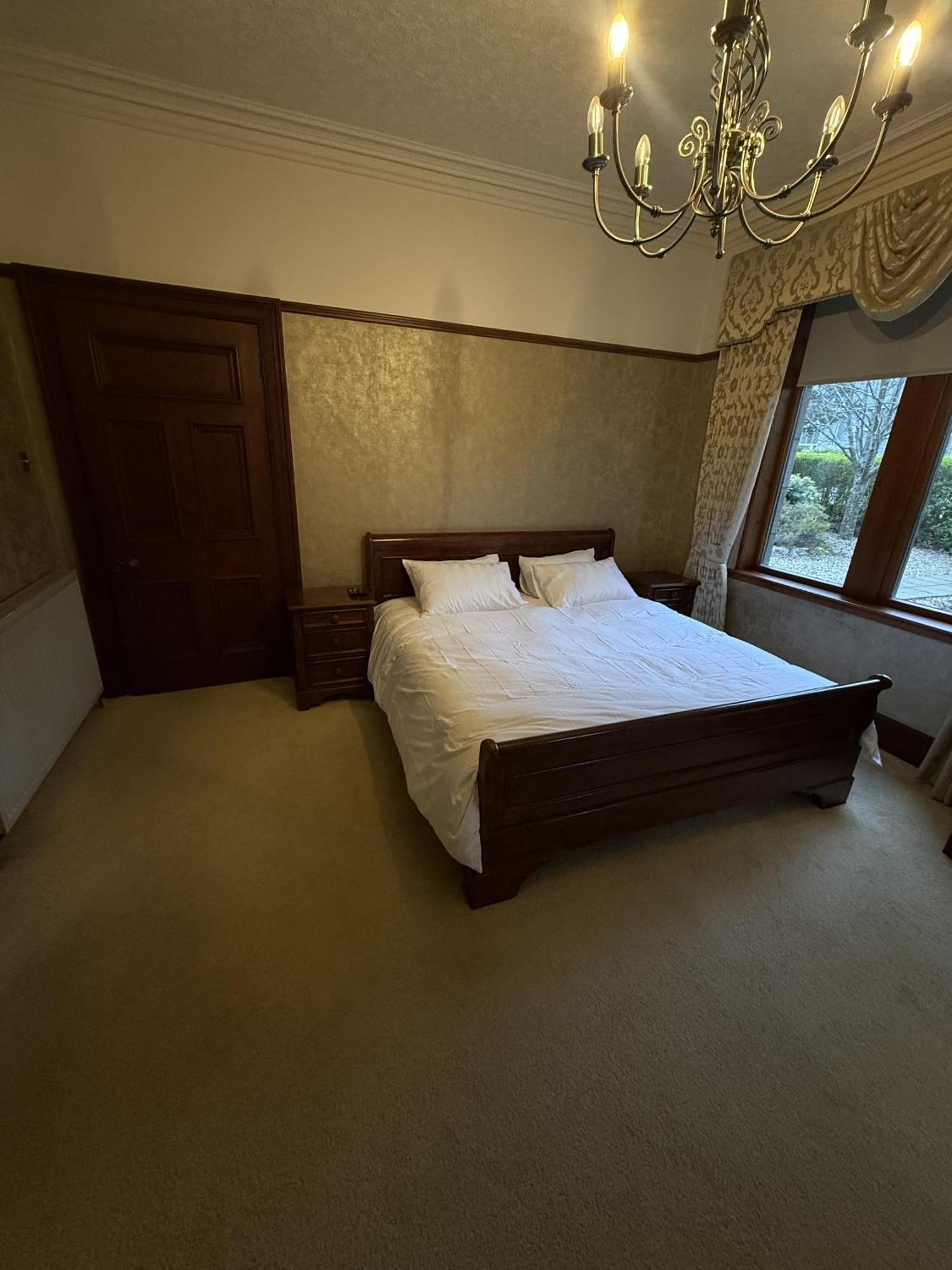 Holiday home Luxury 5 Bedroom In West End