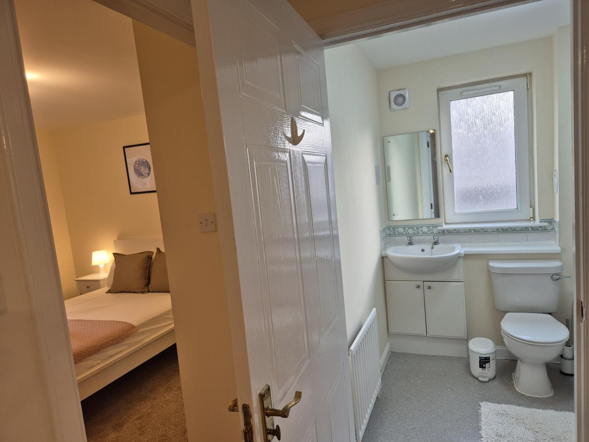 Apartment Spacious Modern 2-br In Centre Aberdeen
