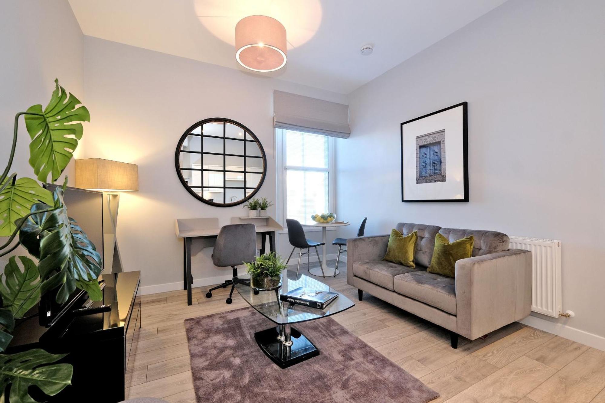 Modern Centre In Apartment *