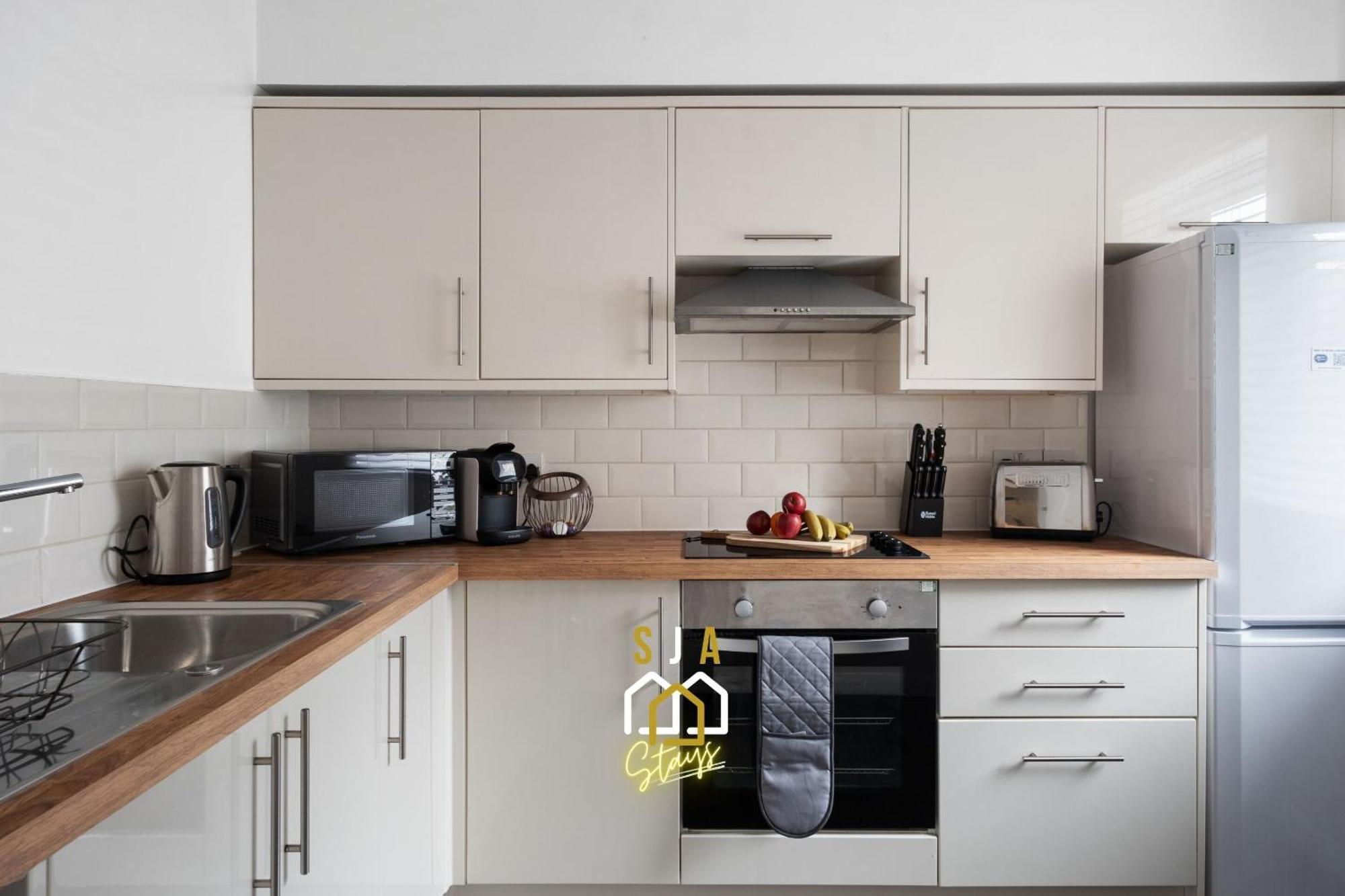 Apartment Strawberrybank - Sja - Modern 2 Bed *