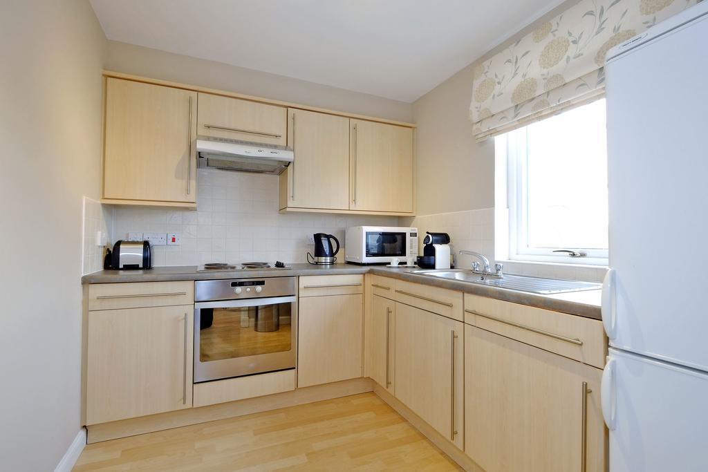 Apartment Fonthill - Central, Free Parking Off Street *