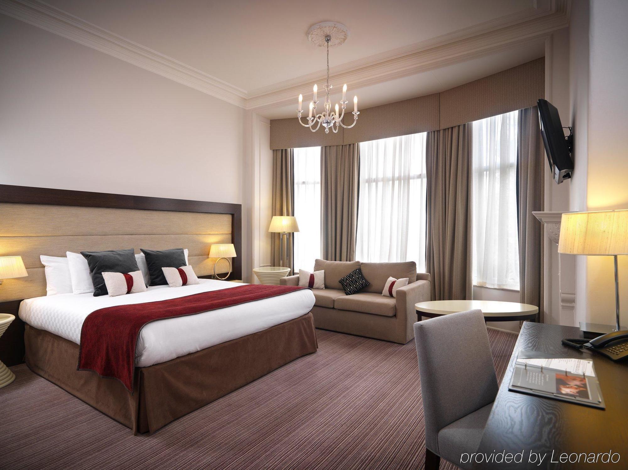 Mercure Caledonian 4*