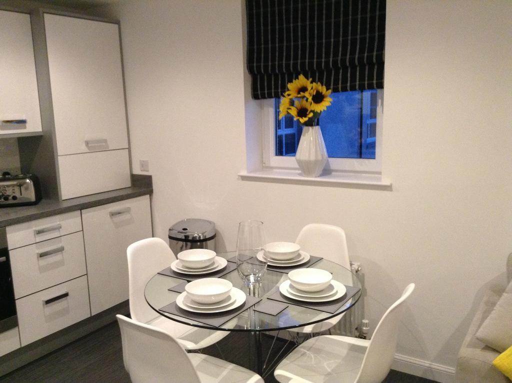Mode - Urquhart Court Apartment