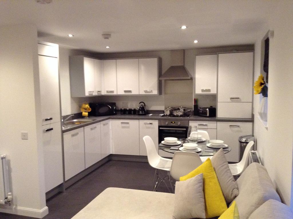 Mode - Urquhart Court Apartment
