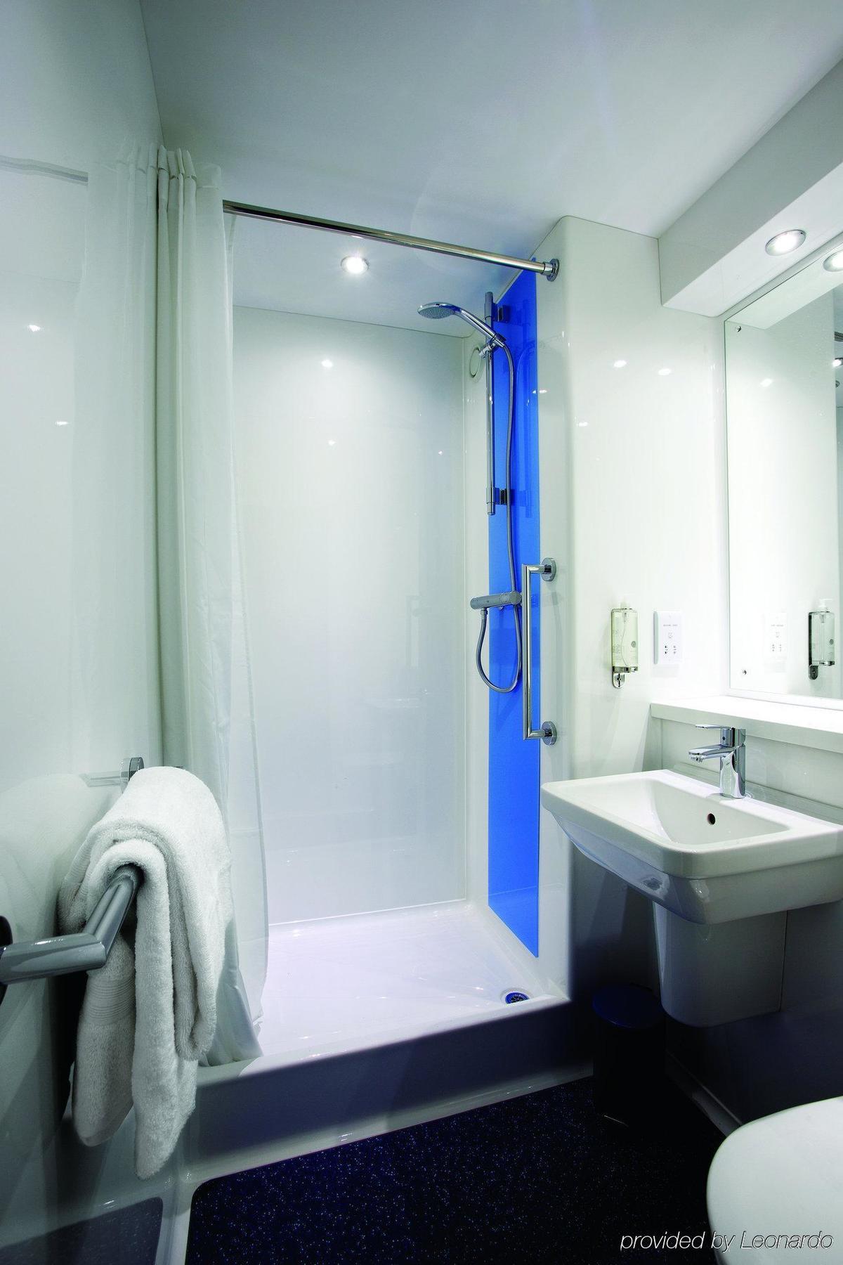 Travelodge Central Hotel 3*