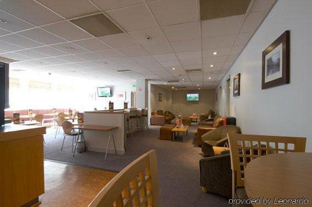 Travelodge Central 3*