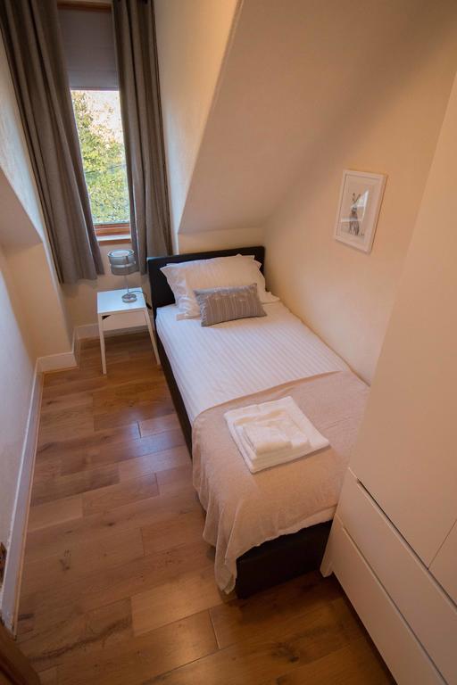 Bright & Airy Two Bed Set In Granite Apartment Aberdeen