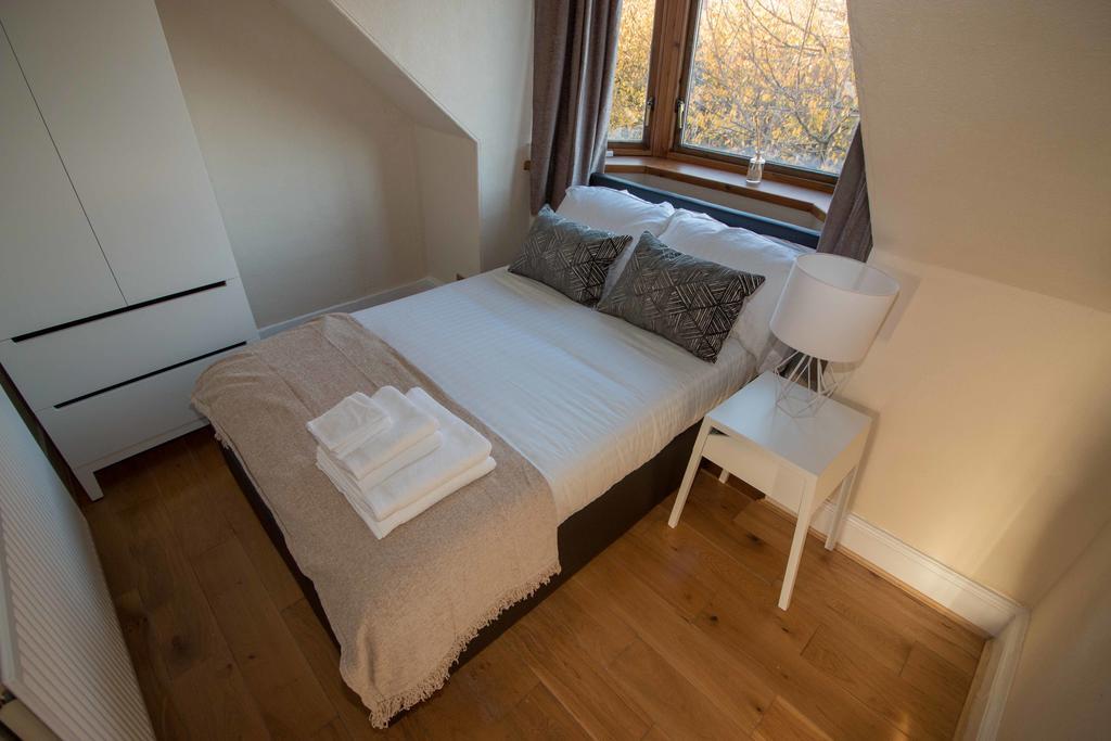 Bright & Airy Two Bed Set In Granite