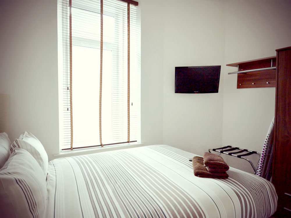 Howburn Apartment *