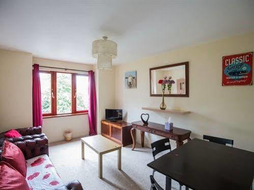 Howburn Court Apartment *