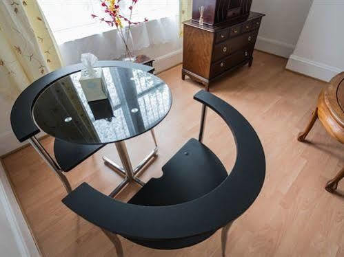 Wallfield Crescent Apartamento