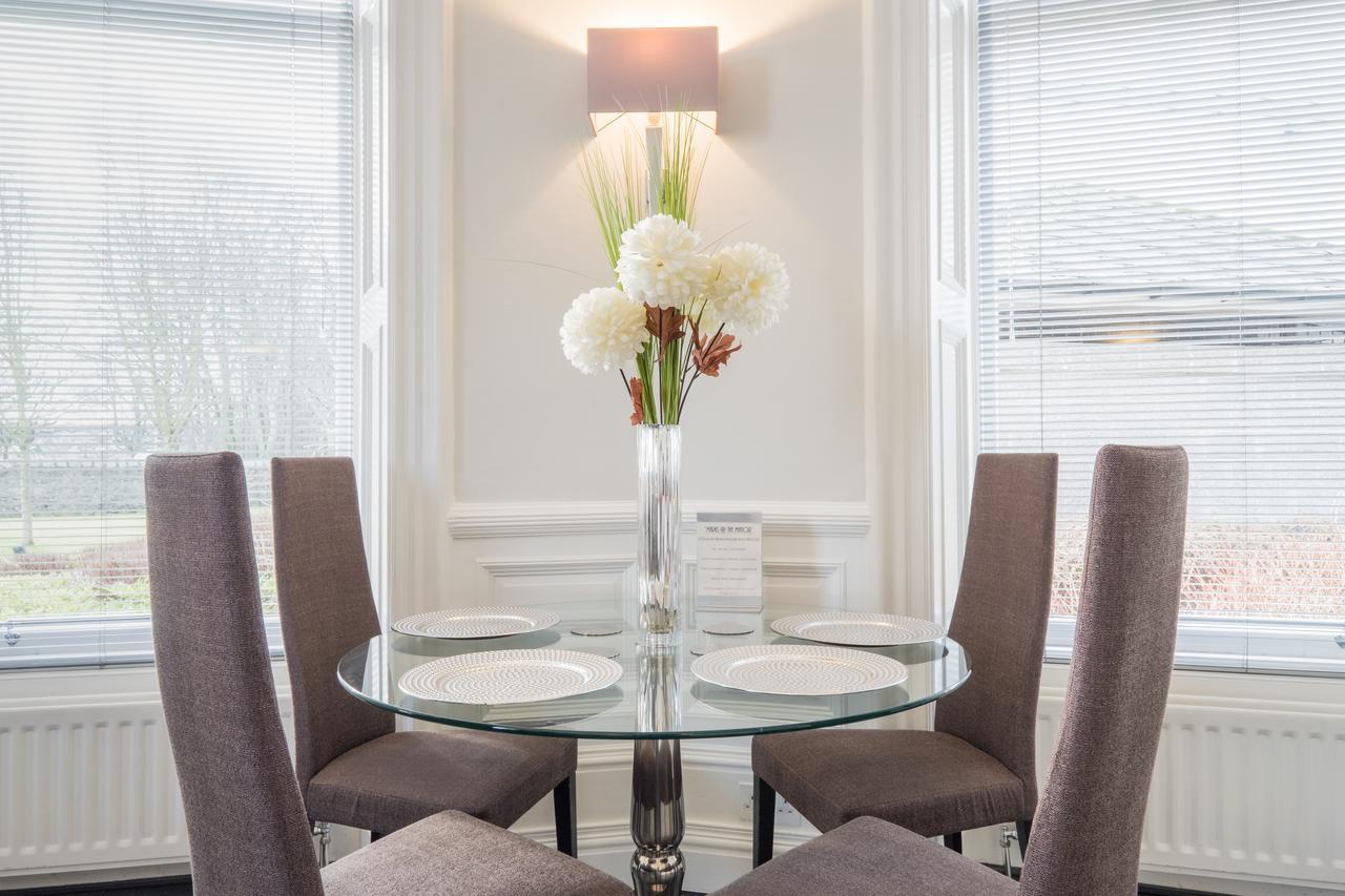 Marks At The Manor Luxury Riverside - Sleeps Up To 4, With Parking And Sky Tv