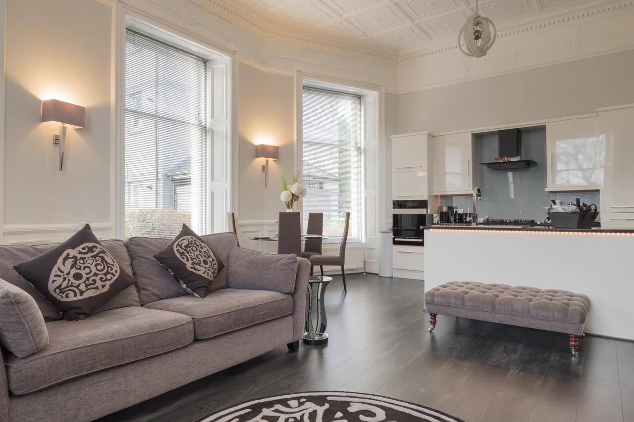 Marks At The Manor Luxury Riverside - Sleeps Up To 4, With Parking And Sky Tv *