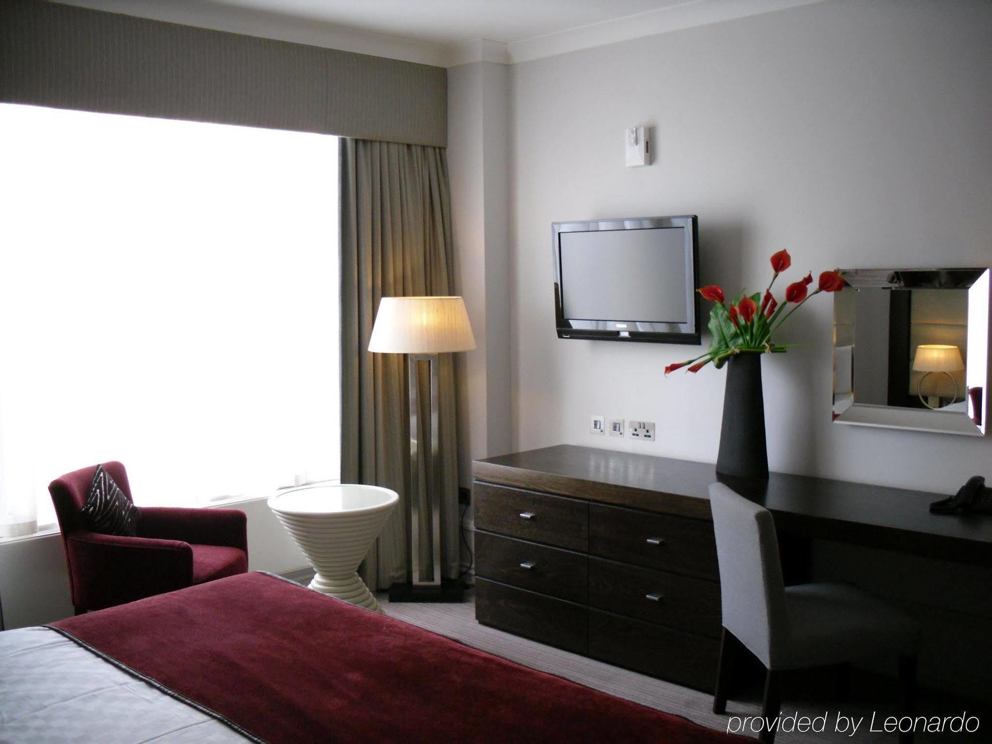 Mercure Caledonian 4*