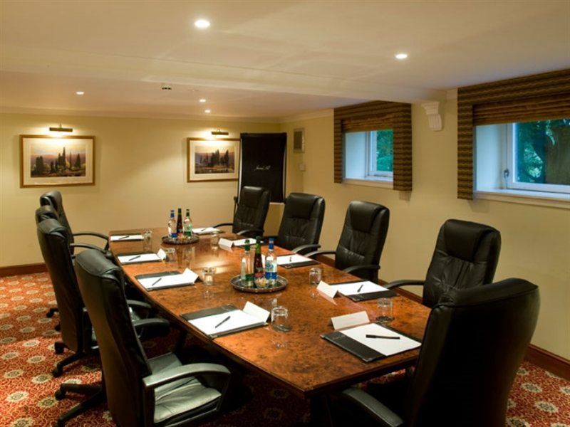 Macdonald Norwood Hall 4*