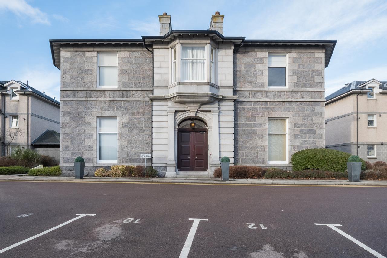 Marks At The Manor Luxury Riverside - Sleeps Up To 4, With Parking And Sky Tv Aberdeen