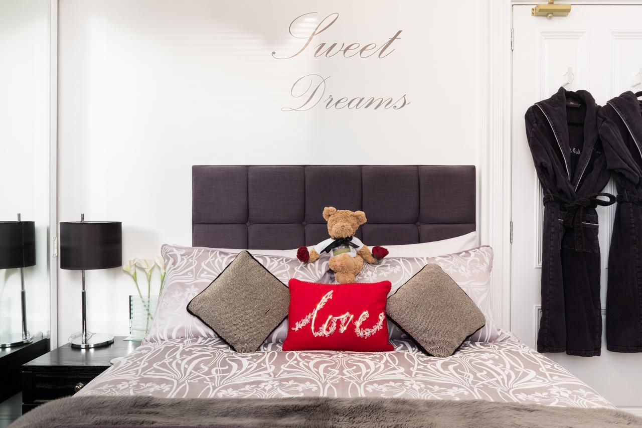 Marks At The Manor Luxury Riverside - Sleeps Up To 4, With Parking And Sky Tv