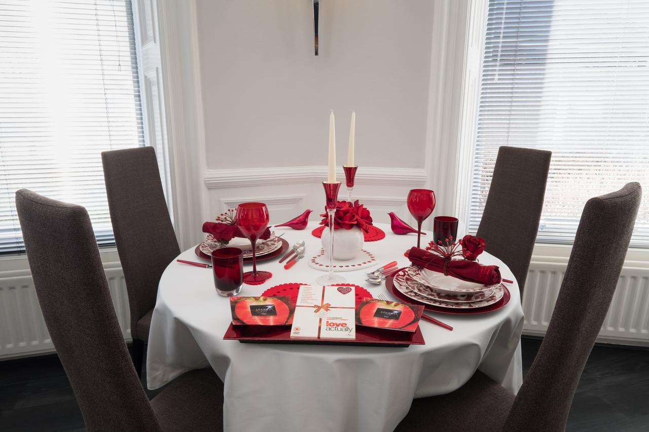 Marks At The Manor Luxury Riverside - Sleeps Up To 4, With Parking And Sky Tv Aberdeen