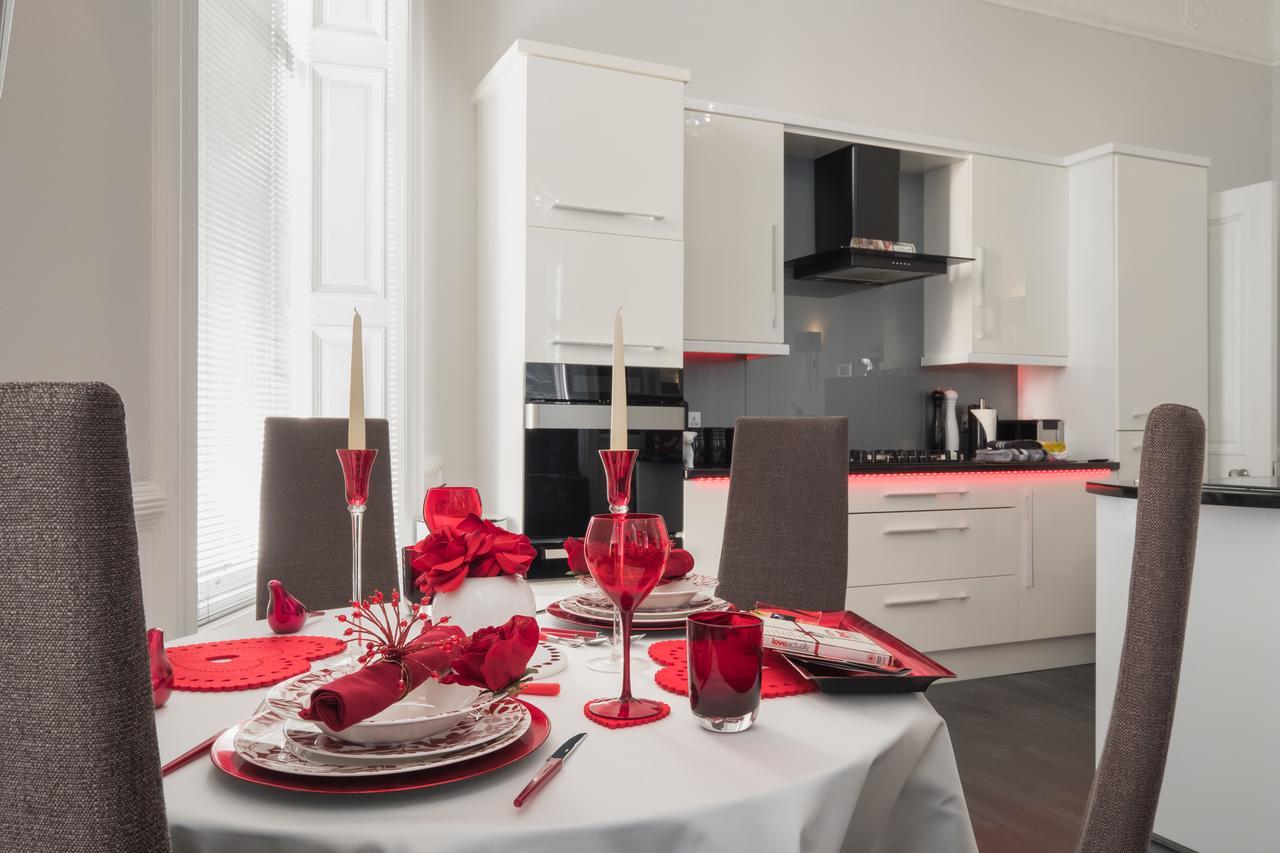 Marks At The Manor Luxury Riverside - Sleeps Up To 4, With Parking And Sky Tv