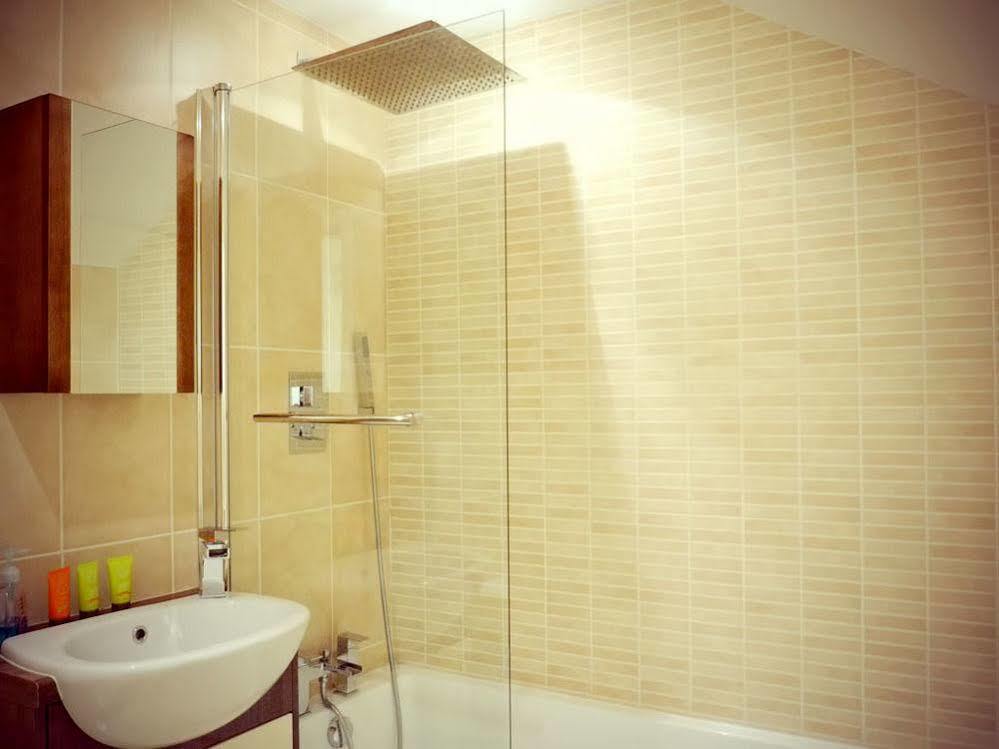 Howburn Apartment