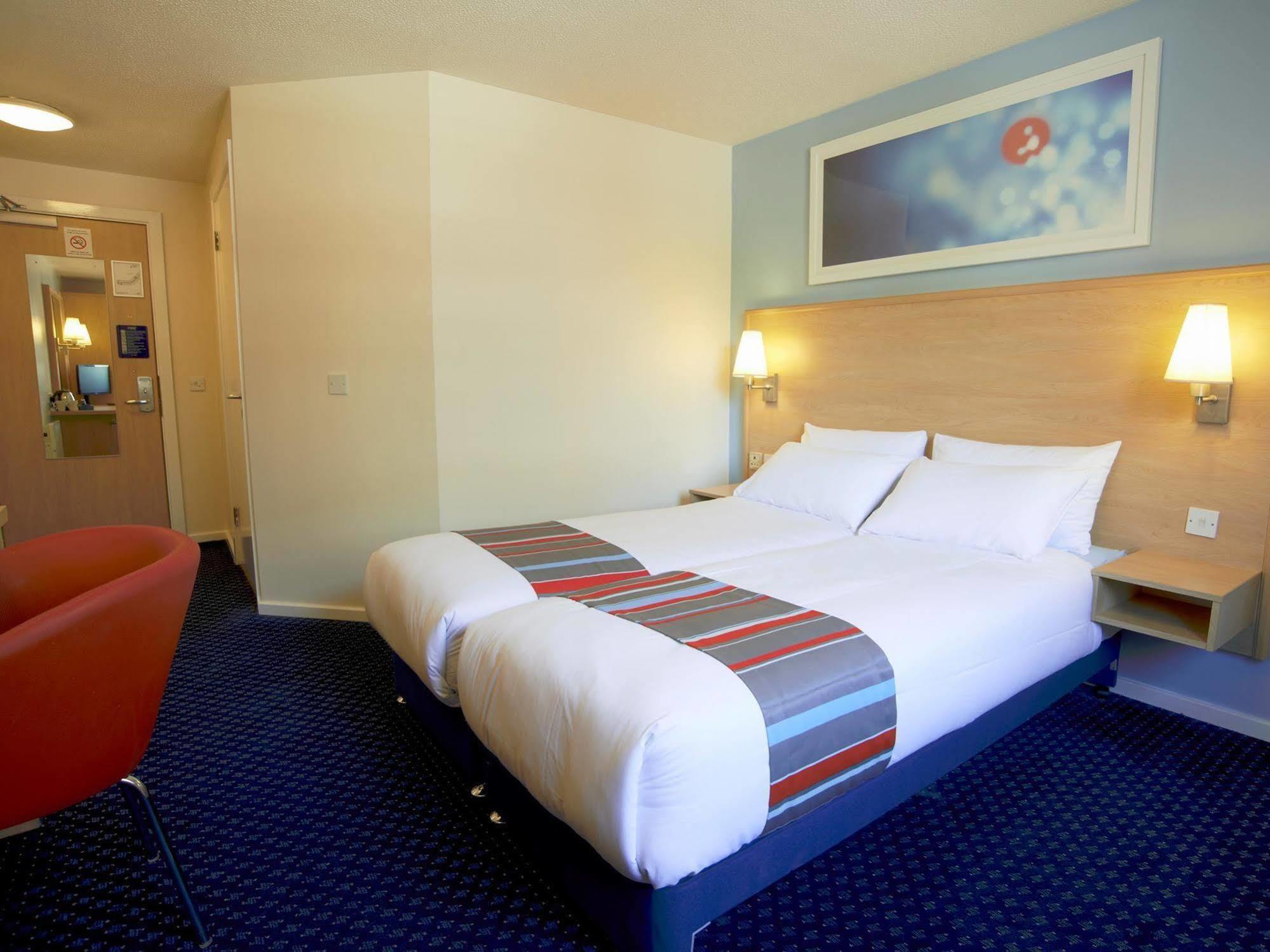 Travelodge Central Hotel 3*