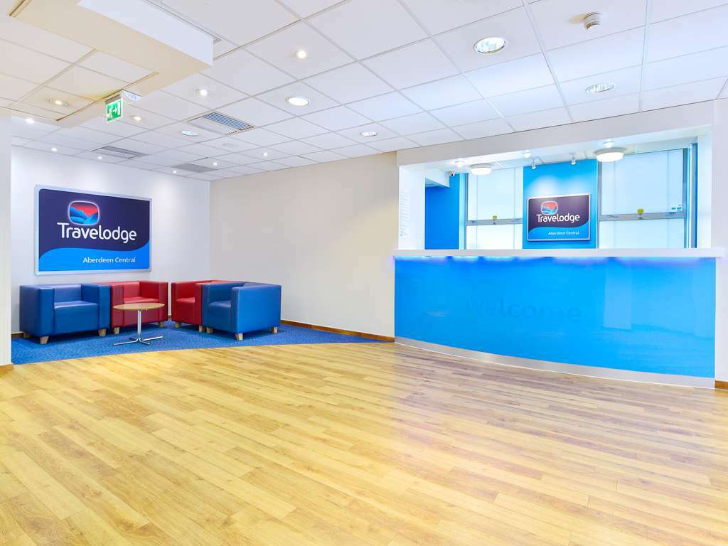 Travelodge Central 3*