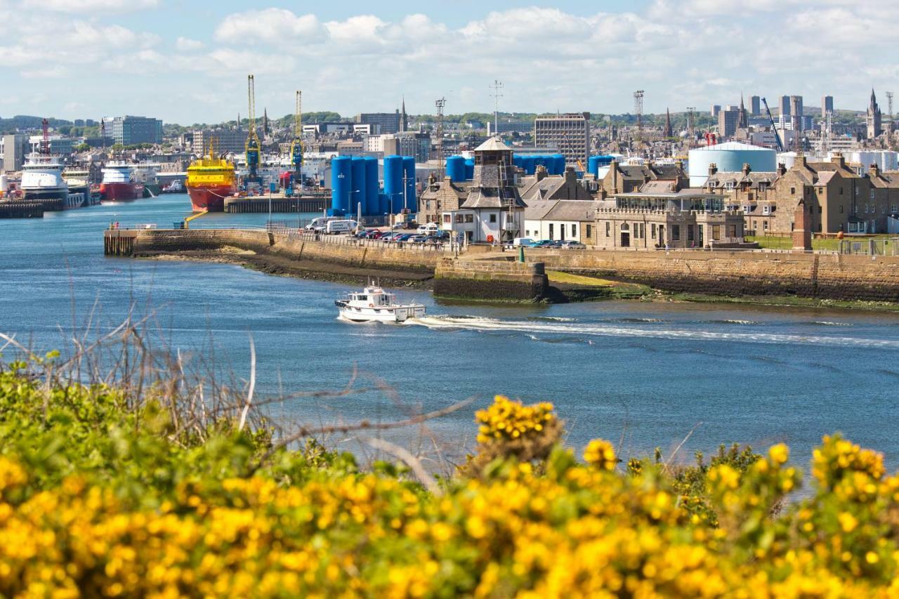Lighthouse - Coastal, Dolphins Holiday home Aberdeen