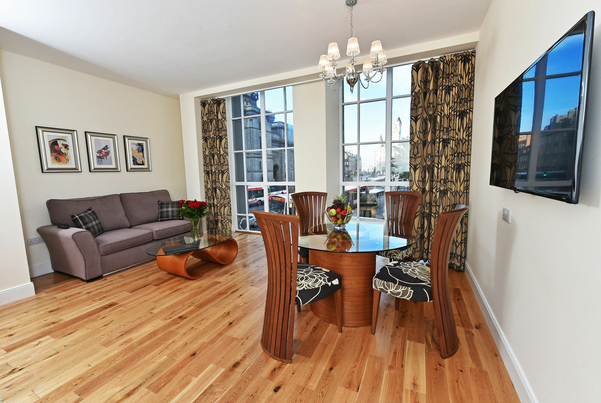 Royal Athenaeum Apartment *