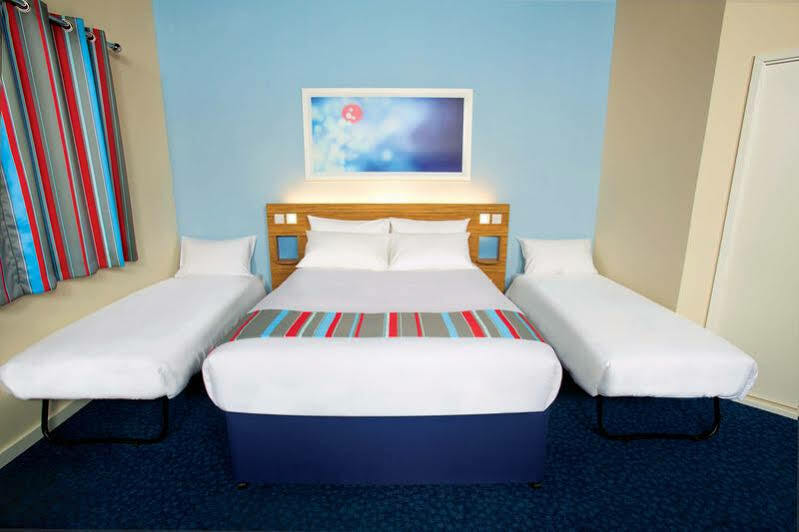 Hotel Travelodge Central 3*