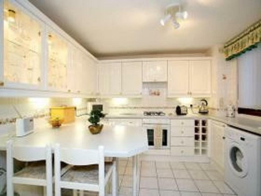3 Bed House *