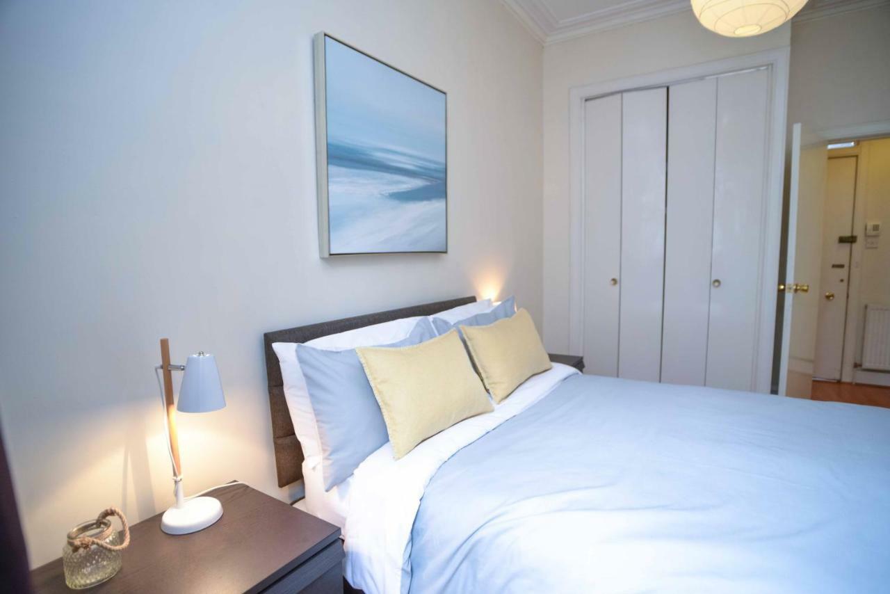 Modern Flat In Rosemount/city Centre Apartment