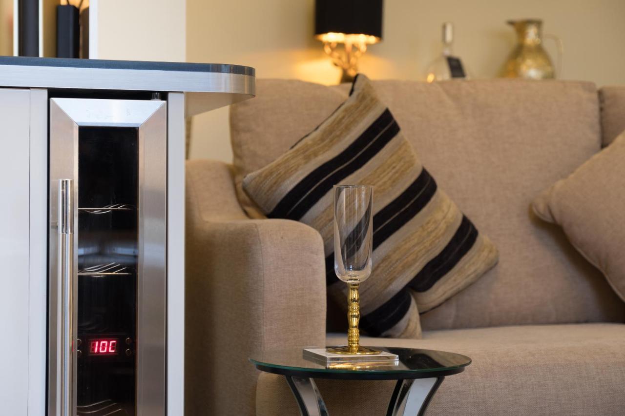 Apartment Marks At The Manor Luxury Riverside - Sleeps Up To 4, With Parking And Sky Tv