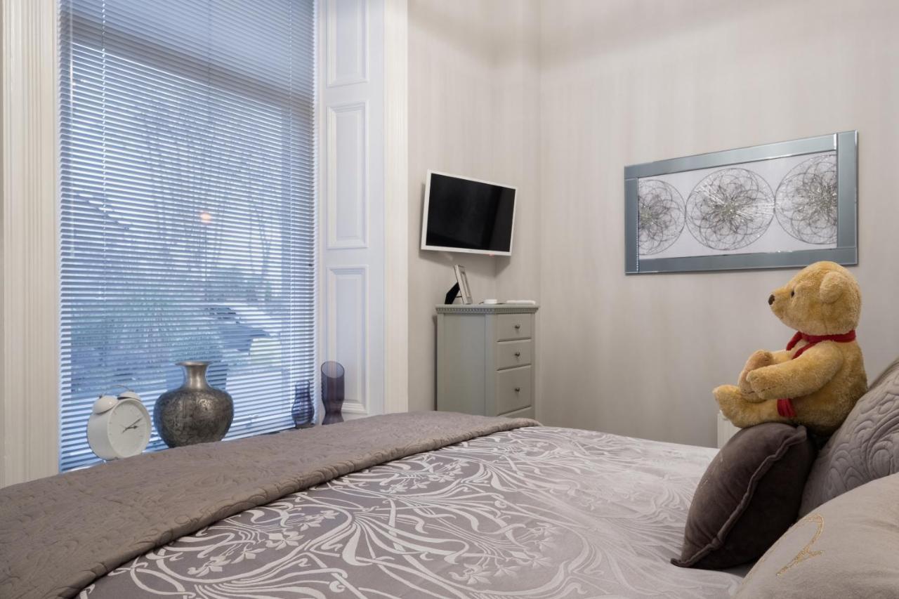 Apartment Marks At The Manor Luxury Riverside - Sleeps Up To 4, With Parking And Sky Tv